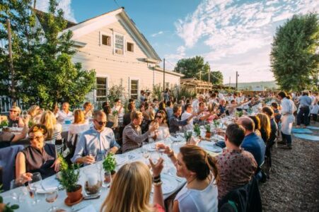 How to Host a Farm-to-Table Meal Image